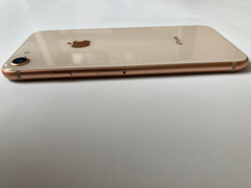 iPhone 8 Gold 64 GB au simロック解除済み