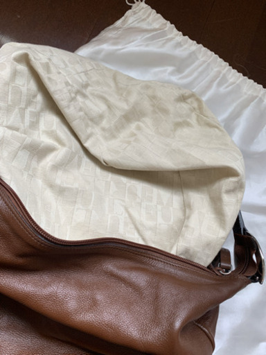 フルラ　牛革バッグ　美品です♪