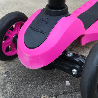 決まりました: 子供用キックスケーター　安定の三輪の画像