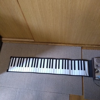 楽器　ハンドロールピアノ