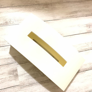 立てることもできるシンプルティッシュケース