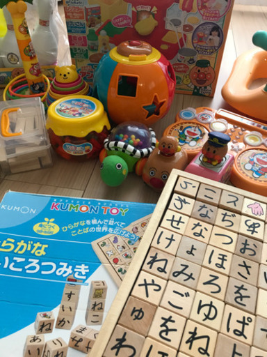 おもちゃ15点とsassyのおもちゃケースと補助便座セット