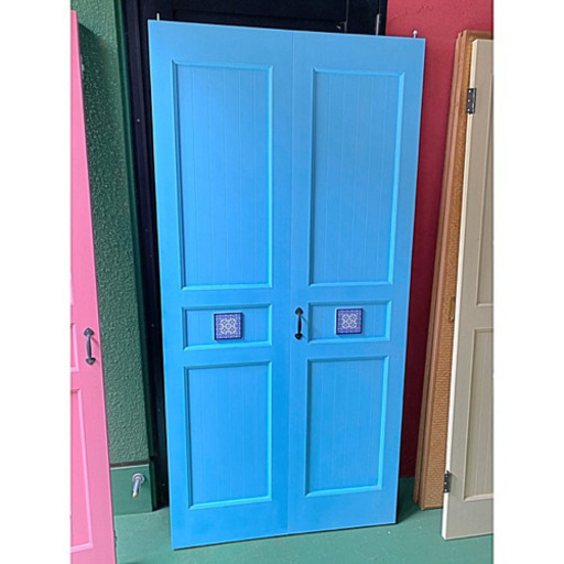 折れ戸ブルー　インテリアにも