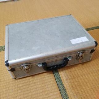 ジュラルミンアタッシュケース中古①
