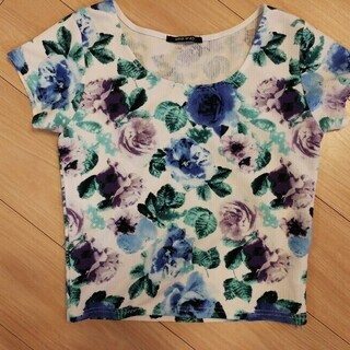 レディース　洋服　トップスの画像