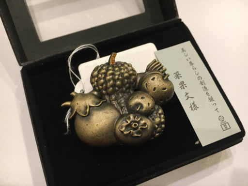 【新品未使用】岡重　帯留　菜果文様