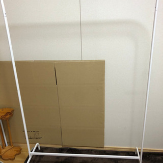 ハンガーラックの画像