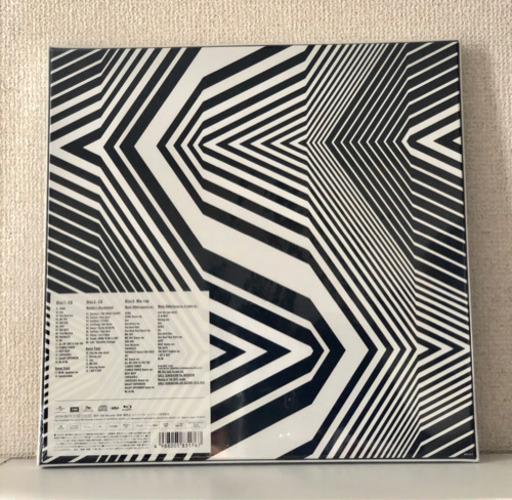 新品未開封品！少女時代「The BEST」& 開封済美品「1st ALBUM」