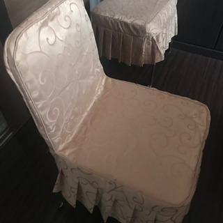 テーブルx1椅子x4セット(椅子カバー新品付きます)