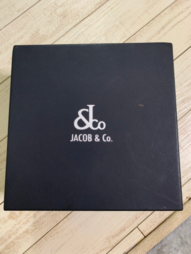 JACOB&CO、ジェイコブ ファイブタイムゾーン　ベゼル& パヴェダイヤ　メンズクォーツ（中古）腕時計