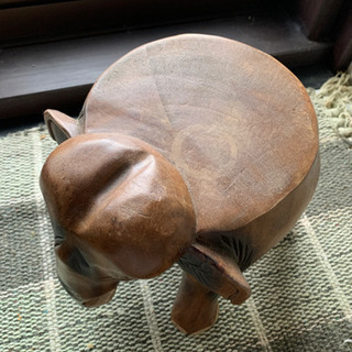象の木製花台の画像