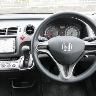 【車検2年満タン渡し】ストリーム（総額：35万円）【走行3.6万キロと低走行！】H21年式・1オーナー車・人気色：ホワイトパール・禁煙車・TV＆DVD・ナビ・ETC・バックカメラ！※数台出品中！の画像