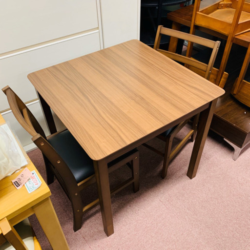 お盆ですよ✨新品✨ダイニングテーブル セット入荷！? 2人掛けチェアもセット♪