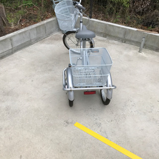 お取り引き中　値下げ！　３輪自転車　新古品　シニア　高齢者　お買い物　近隣配送可能 お取り引き中 値下げ！ 3輪自転車 新古品 シニア 高齢者 お買い物