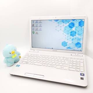 東芝 Corei7 メモリ8GB SSD250GB ノートパソコン ホワイト