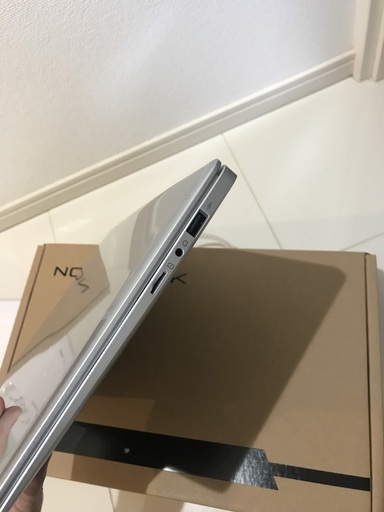 ほぼ新品ノートPC Atom1.92Ghz メモリ2GB MSOffice搭載 軽量1.3kg 
