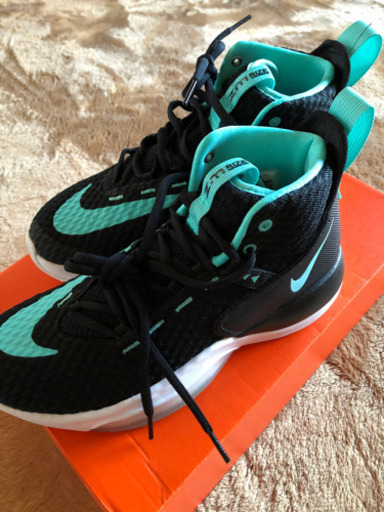 【新品】NIKEバッシュ