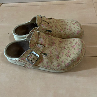ビルケンの姉妹ブランドのFootprintsのサンダルです！の画像