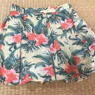 ミーア　ショートパンツ　花柄