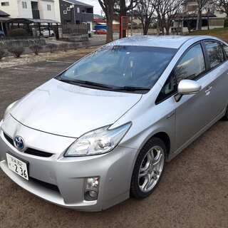 トヨタプリウス(車検: 令和4年1月30日)
