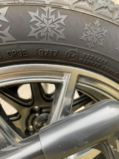 【相談中】スタッドレスタイヤ　軽自動車　タイヤラックセット　カバー付き
