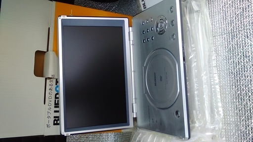 コンパクトなDVDプレーヤーです　未開封未使用品です　車電源OK