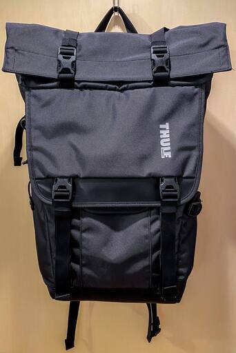 大容量撮影機材用バックパック、Thule Covert DSLR Rolltop Backpack