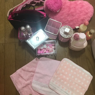 ピンク　ハンガー　クッション　インテリア雑貨等