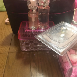 ピンク　ハンガー　クッション　インテリア雑貨等の画像