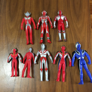 ウルトラマン人形の画像