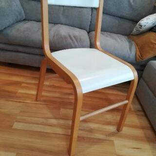 IKEAダイニングテーブルセットの画像
