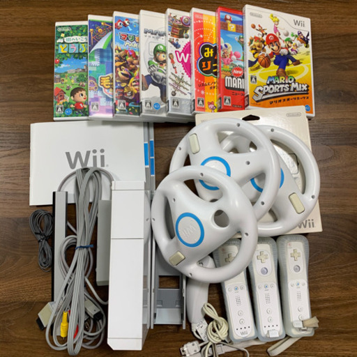 Wii 本体一式　ソフト8本　ハンドル付き