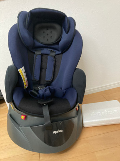（受渡予定者決定）アップリカ　チャイルドシート