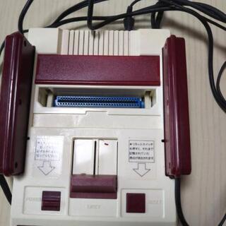 ファミコン本体の画像