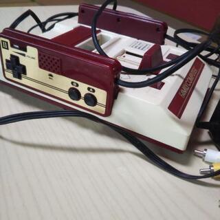 ファミコン本体の画像