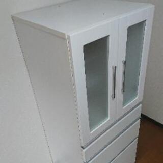 食器棚 白の画像