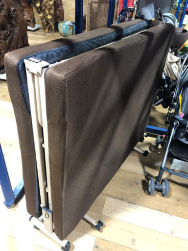 折りたたみ　ベッド　セミダブル　キャスター付