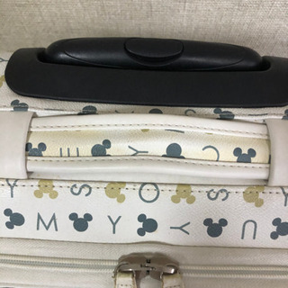 ミッキー柄　キャリーバックの画像