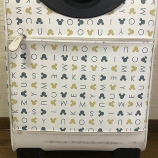 ミッキー柄　キャリーバックの画像