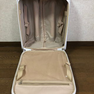 ミッキー柄　キャリーバックの画像