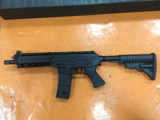 キングアームズ　SIG556 カービン　ショートモデル　ブローバック　電動ガン　マガジン6本付き