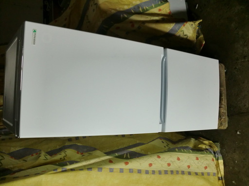 ヤマダ電機　２ドア156Ｌ冷蔵庫　白色　YRZ-F15　2017年　動作保証１週間付き　引き取り、配送可