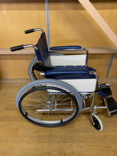 0516-3   ☆美品☆ 車椅子　折り畳み　介護　車イス