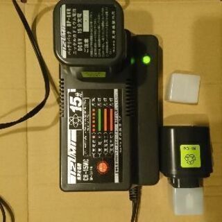 充電器×1、バッテリーパック×2セットの画像