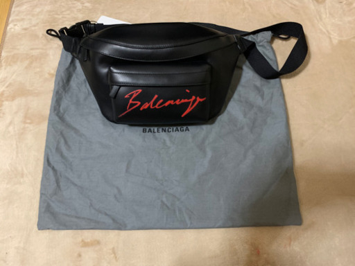 バレンシアガ　バッグ