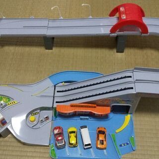 トミカ  高速道路にぎやかドライブ