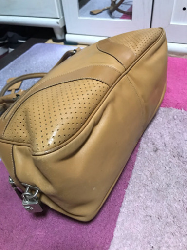 PRADA レザーハンドバッグ