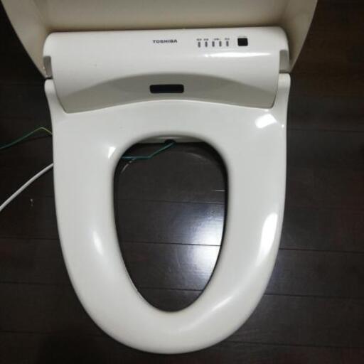 【受取人が決まりました】リモコン式　TOSHIBA 温水洗浄便座 ウォシュレット  東芝 温水洗浄便座 SCS-T260