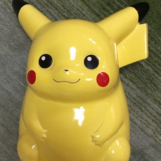ピカチュウ陶器　置物　貯金箱
