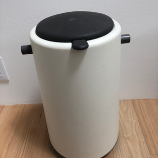 オムツポットです。